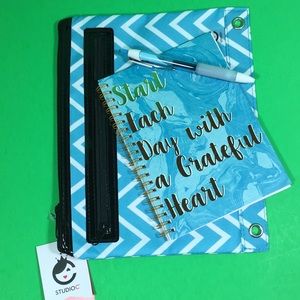 ✳️ $9, 2/$16, 3/$21 Studio C Binder Pouch